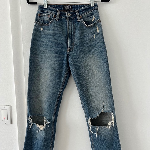 Abercrombie & Fitch - Distressed High-Waisted Straight Leg Jeans - Picture 1 of 4